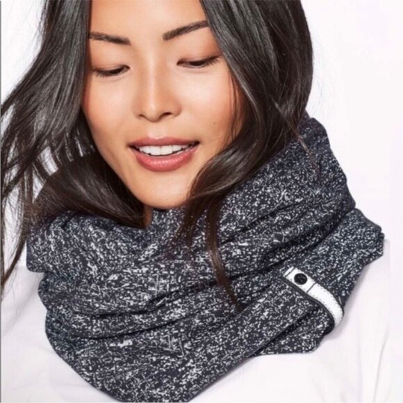 Lululemon Vinyasa Scarf Marled Gray Snap Buttons OS Shawl Wrap Convertible - Picture 13 of 14